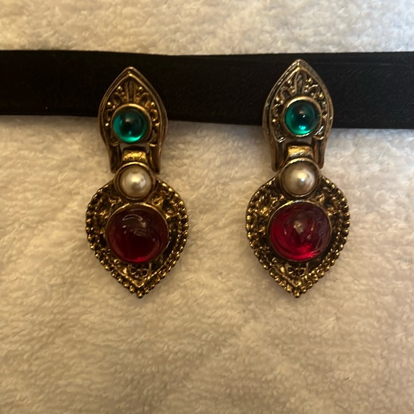 Unique Vintage Earrings - Picture 3 of 9